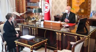  Tunus'ta yeni hükümet görevine başladı