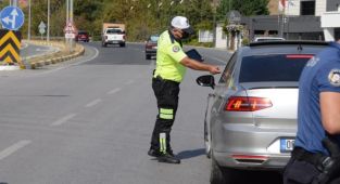 'Türkiye Güven Huzur ve Vale Uygulaması'nda aranan 813 kişi yakalandı