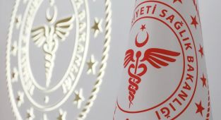 Kovid-19 temaslısı öğrenciler ile aşısı eksik olanların karantina süreleri kısaldı