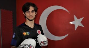 Türkiye şampiyonlukları bulunan kick boksçu Ferit, gözünü dünya şampiyonasına dikti