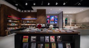 Vakko, yine, yeni yeniden izmir’de