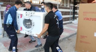 Yangın Mağduru Aileye Manisa Büyükşehir’den Eşya Yardımı 