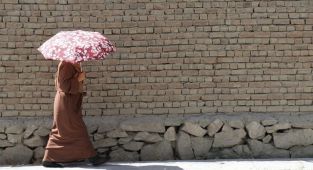 Afganistan'da Taliban kadınlara yönelik bazı kısıtlamalar getirdi