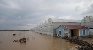 Antalya'da sağanak su taşkınlarına neden oldu