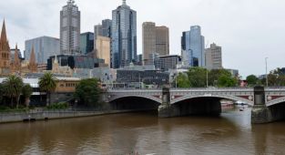 Avustralya aralıktan itibaren sınırlarını çift doz aşılı yabancılara açacak