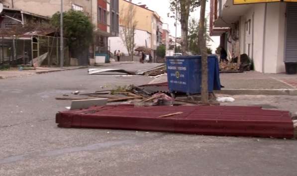 Başakşehir'de elektrik trafosunda yaşanan patlama kamerada