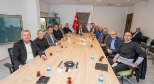Başkan Soyer İZVAK üyeleriyle bir araya geldi