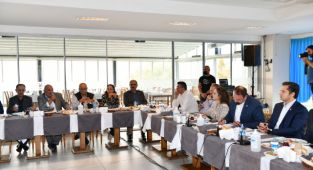 Başkan Yücel ve Gümrükçü Muhtarlar İle Buluştu Çiğli’de Muhtarlar Zirvesi