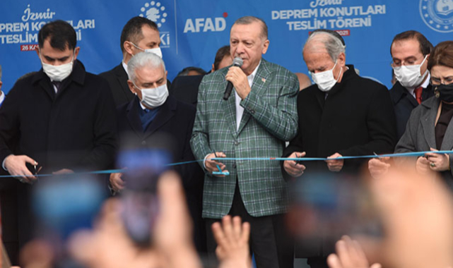 Cumhurbaşkanı Erdoğan deprem konutlarının tapularını teslim etti