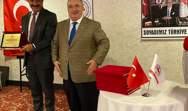 Ege Yaş Meyve Sebze İhracatçıları Birliği'ne büyük onur