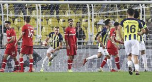Fenerbahçe UEFA Avrupa Ligi gruplarında ilk galibiyetini arıyor