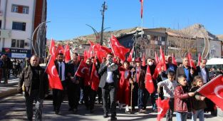 Hakkarili şehit ailelerinden İYİ Partili Türkkan'a tepki yürüyüşü