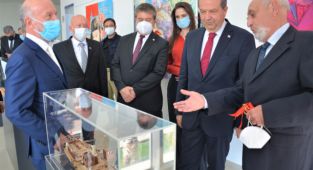  Kıbrıs Modern Sanat Müzesi’nin üç yeni sergisi, resim, heykel ve gemi modellerini bir araya getiriliyor