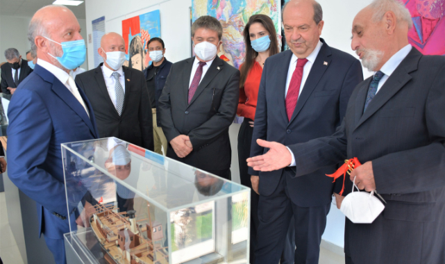 Kıbrıs Modern Sanat Müzesi’nin üç yeni sergisi, resim, heykel ve gemi modellerini bir araya getiriliyor