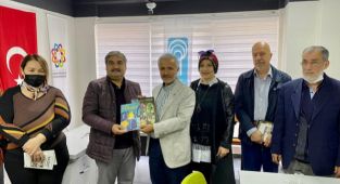 “Kitap Kahvemde Çay Simit Sohbet”leri devam ediyor