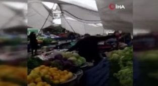 Lodosta pazarcıların zor anları kamerada