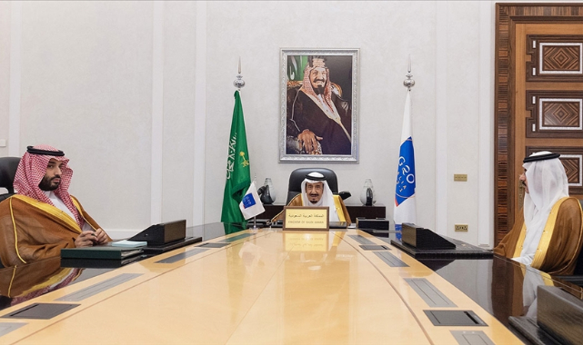 Suudi Arabistan, Mısır ve Pakistan'a 3'er milyar dolar mevduat yatırdı