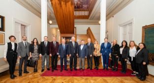 “Un var, şeker var, yağ var, bu helva olacak”