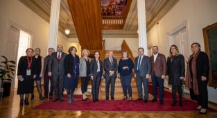  Başkan Soyer, turizm sektörünün temsilcileriyle bir araya geldi