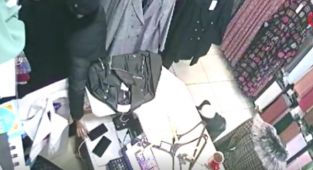 California’da maske zorunluluğu geri getirildi