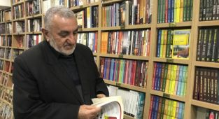 Çobanlık yaparken çöpten bulduğu kitap hayatını değiştirdi