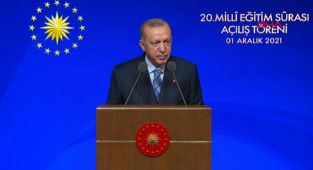 Cumhurbaşkanı Erdoğan: Sözleşmeli öğretmen ve kadrolu öğretmen ayrımını ortadan kaldırıyoruz