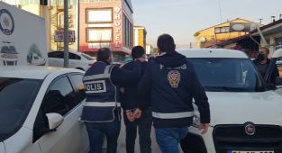 Erzincan'da kardeşinin bıçaklayarak öldürdüğü kadın öğretmenin cenazesi defnedildi