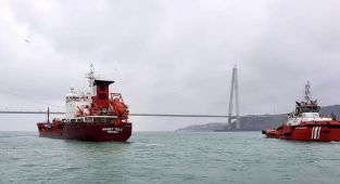  İstanbul Boğazı'nda gemi trafiği, arızalanan tanker nedeniyle askıya alındı