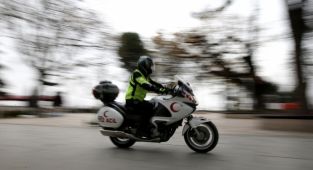 Motosikletli 112 ekipleri hayat kurtarıyor