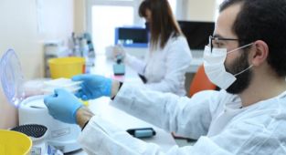 Sağlık Bakanlığı: 'Omicron' varyantı yakından takip ediliyor