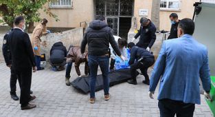 Suriye uyruklu kadın göğsünden bıçaklanmış halde sokakta ölü bulundu