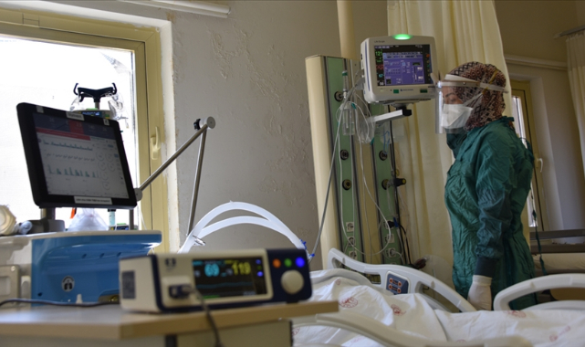 Türkiye'de 21 bin 747 kişinin Kovid-19 testi pozitif çıktı