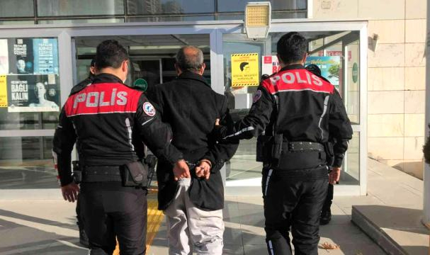 18 yıllık cinayetin yasak aşk nedeni ile işlendiği iddia edildi