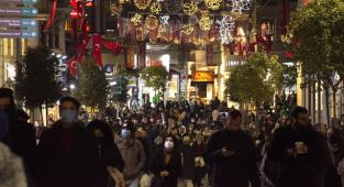 Günlük Kovid-19 vakaları son bir ayda 3 kattan fazla arttı