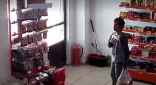  köpek saldırısından son anda kaçan çocuğun korku dolu anları