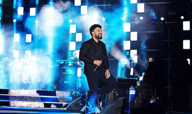 Megastar Tarkan'dan Mısır'da muhteşem yılbaşı konseri