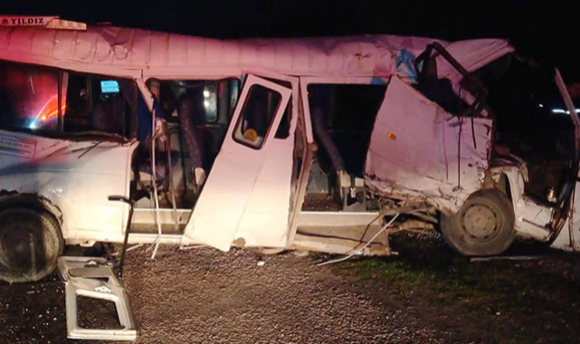 Muğla'da öğrenci servisi ile TIR çarpıştı