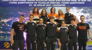 Rota Koleji Yüzme Takımı Türkiye Şampiyonu
