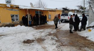 Yaşlı çift sobadan sızan gaz sonucu yaşamını yitirdi