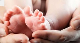 2 aylık kız bebek annesi emzirdiği sırada boğularak hayatını kaybetti