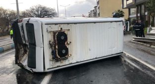 Aydın-İzmir karayolunda korkunç kaza! Servis minibüsleri çarpıştı