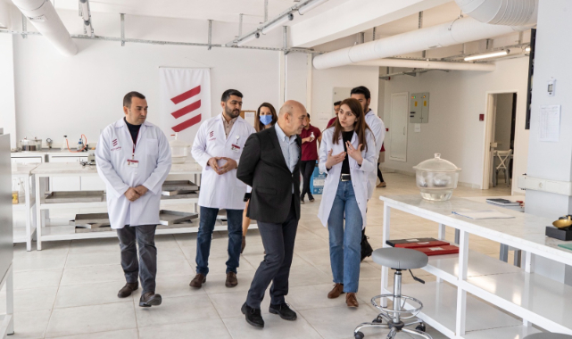 Başkan Soyer Egeşehir Laboratuvarı’nı inceledi