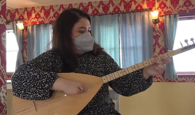 Doğuştan parmakları olmayan Zeynep’in konservatuar başarısı