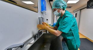 Eşrefpaşa Hastanesi’nin ameliyathanesi yeniden hizmete alındı