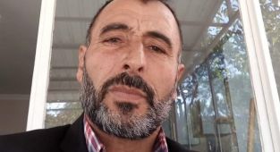 İzmir’de 55 yaşındaki adam, oğlu tarafından bıçaklanarak öldürüldü