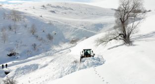 Kar kaplanlarının zorlu kış mesaisi