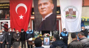 Kırcan için belediye önünde tören düzenlendi