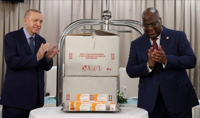 Türkiye, Kongo Demokratik Cumhuriyeti'ne 100 bin doz Kovid-19 aşısı hibe etti