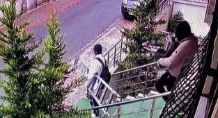 Ümraniye'de maskeli hırsızlardan merdiven ve semaver hırsızlığı