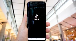 ABD, TikTok fenomenleri ile Rusya-Ukrayna savaşı hakkında görüştü